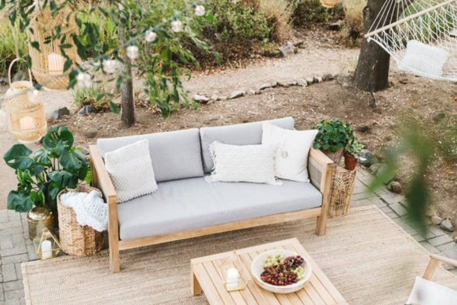 Weather-Resistant Outdoor Furniture: A Fall Necessity